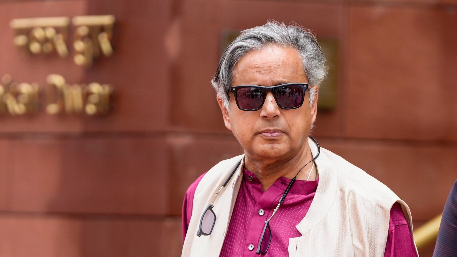 Shashi Tharoor shares his sambhar origin theory, internet says ‘loved his analogy’