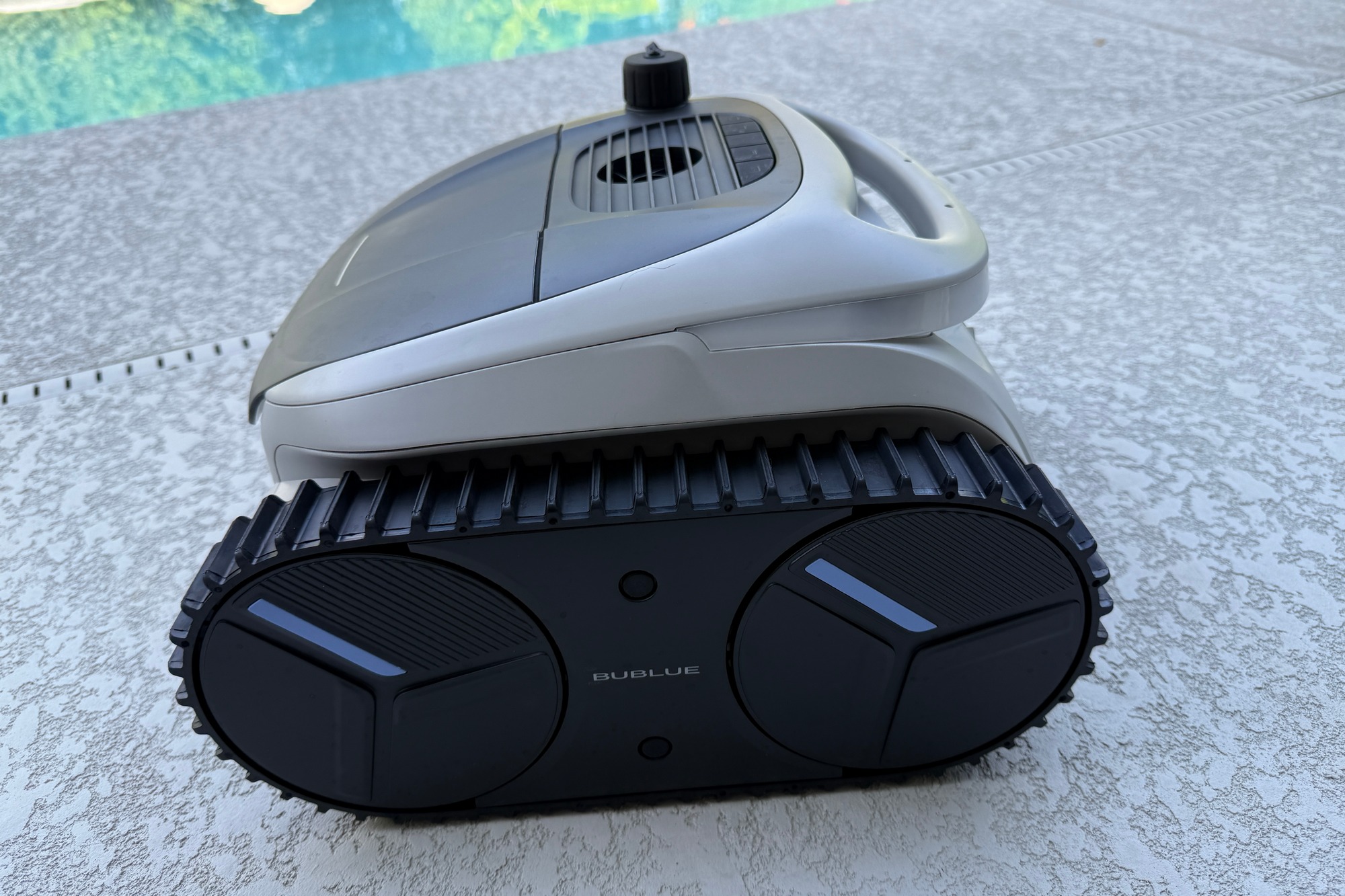 BuHybrid L6 review: This corded pool cleaner has a battery, too