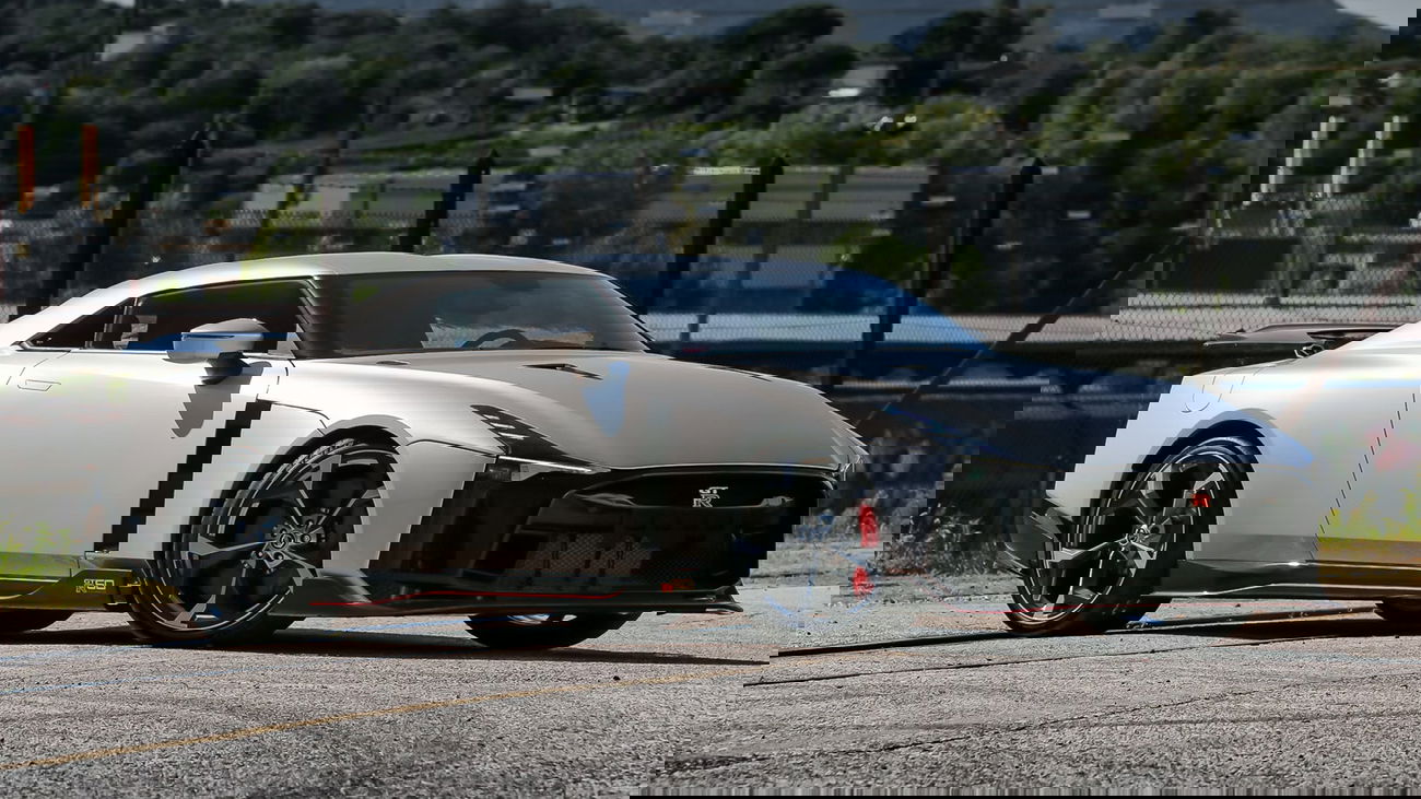 Here’s Your Chance To Buy One Of The Rarest Nissan GT-Rs