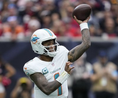 Tagovailoa helps Dolphins top Jaguars, cap unbeaten preseason