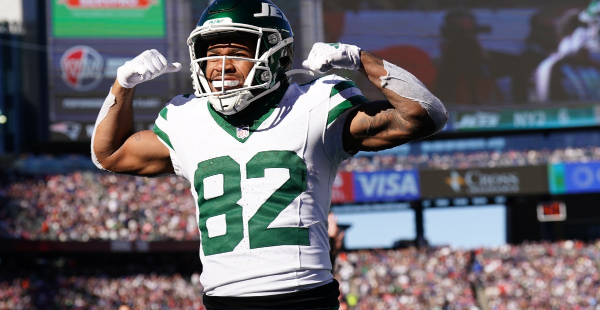 Eagles claim wide receiver with returning experience off waivers, waive Kenyon Green