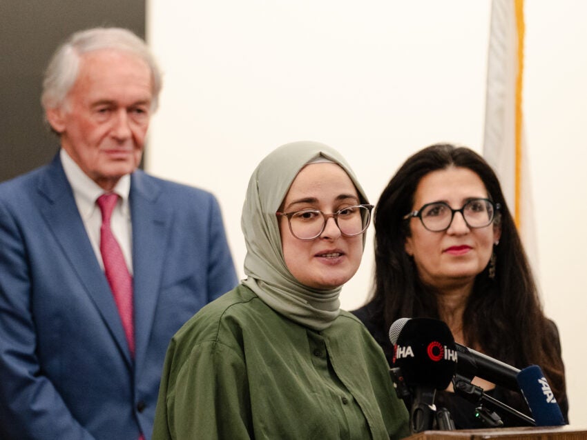 U.S. argues that detained protesters can’t seek release in federal court