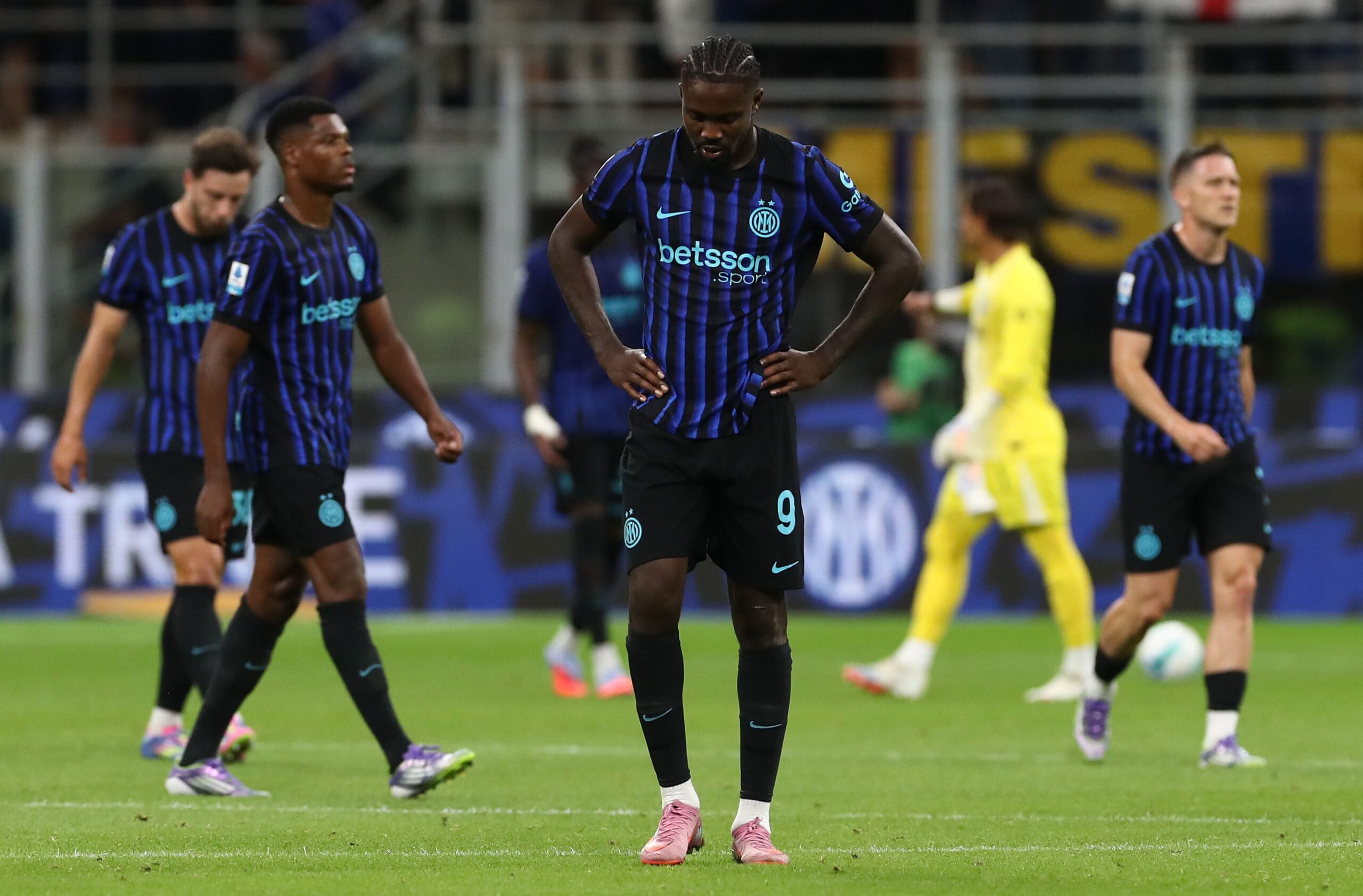 Report – 12 Inter Milan Players Remain At Appiano Gentile During International Break, Including Injured France Megastar