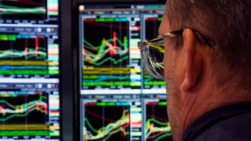 Wall Street tumbles 10% below its record after Trump escalates trade war