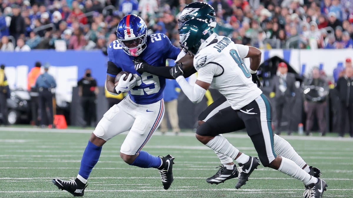 Vic Fangio won’t commit to Quinyon Mitchell being available for the matchup vs. Vikings