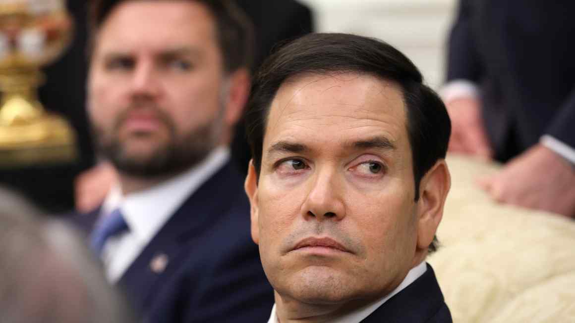 Lawmakers say US secretary of state rowed back on Ukraine peace plan