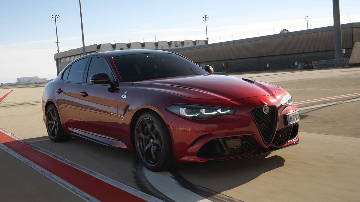 Just Two Of These Special Edition Alfa Romeo Giulia Quadrifoglios Are UK-Bound