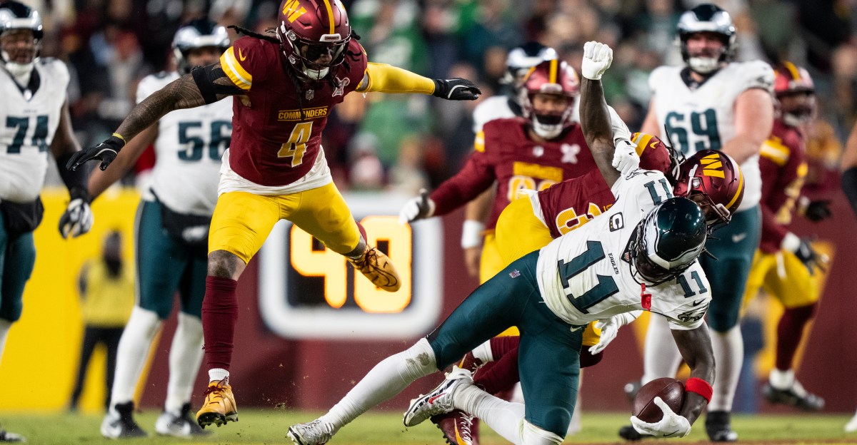 Eagles clinch NFC East with big win over Commanders, 29-18