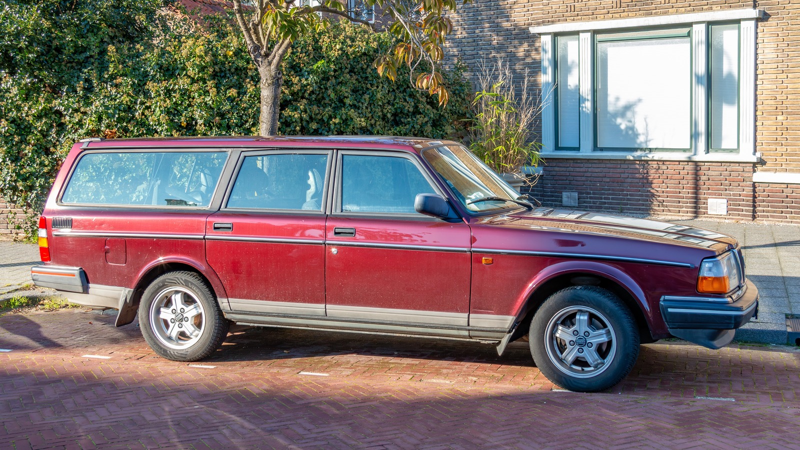 What Are The Rubber Strips On Older Car Doors Really For?