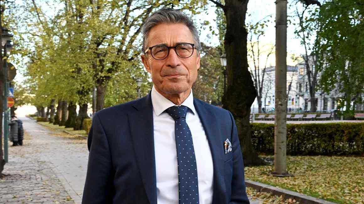 Former Nato chief attacks Trump’s ‘gangster’ talk on Greenland