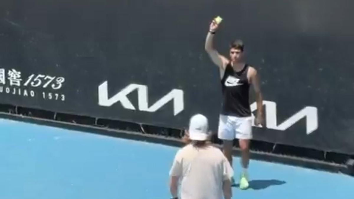 WATCH: Carlos Alcaraz Takes a Part Time Job as Ball Boy in Hilarious Scenes at the Australian Open