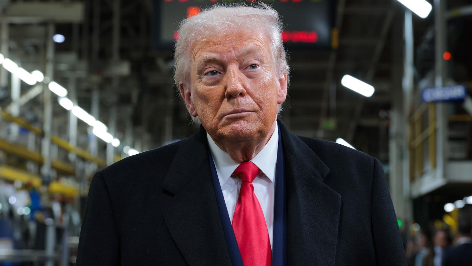 U.S. Futures Nosedive Amid Trump’s Tariff Threats Over Greenland