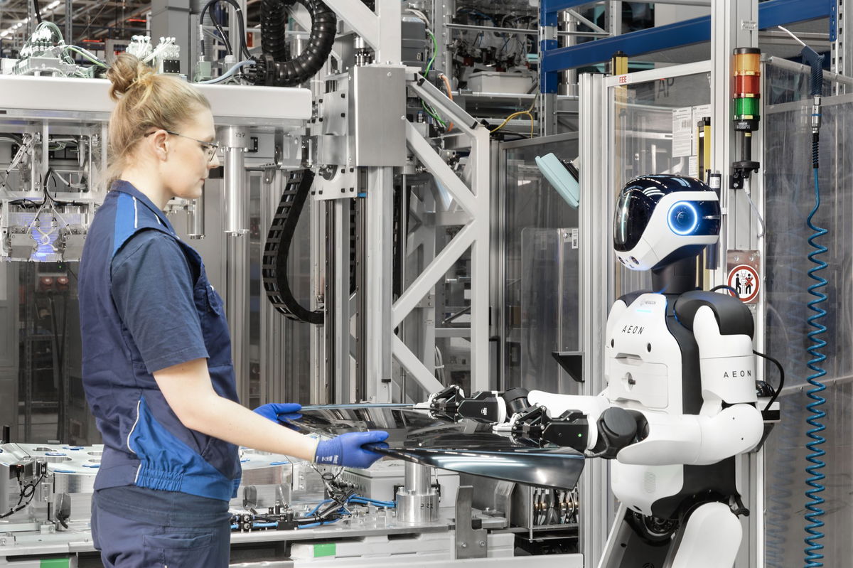 BMW Begin Using Humanoid Robots in Leipzig Factory