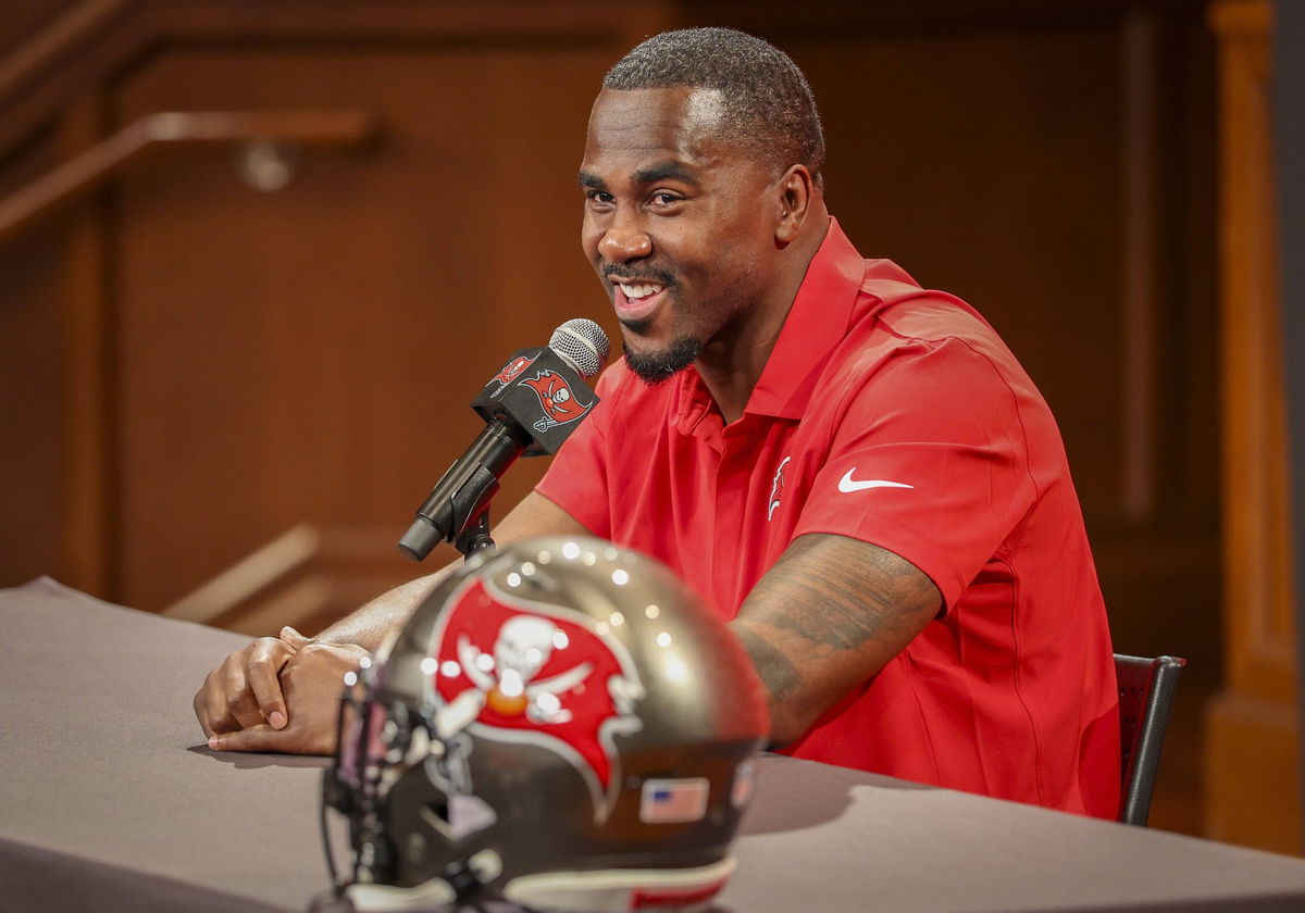 Baker Mayfield, Maxx Crosby & Others Pay Tribute as Lavonte David Announces NFL Retirement After 14 Seasons With Buccaneers