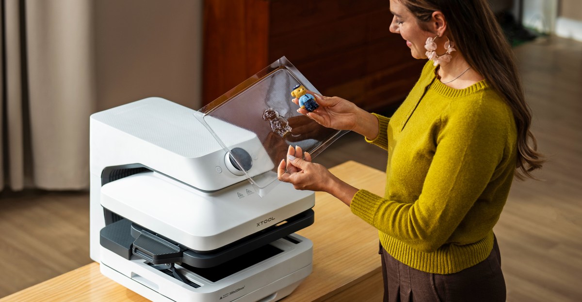 This modular crafting machine can create custom shirts, phone cases, and molds