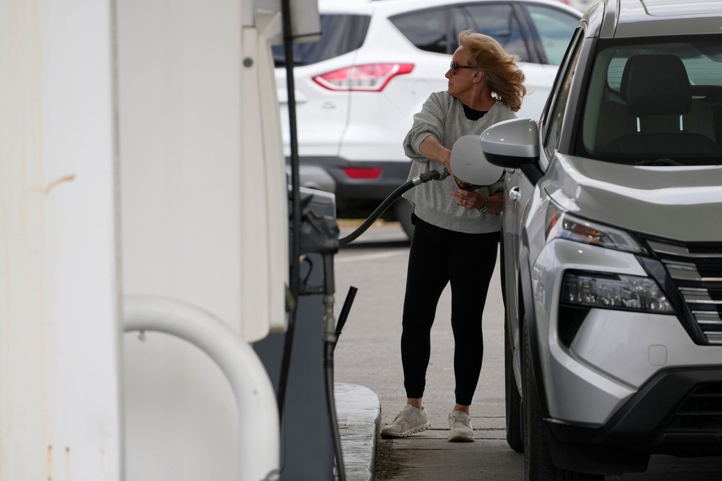 Gas prices eclipse $4 a gallon in the U.S., the highest since 2022