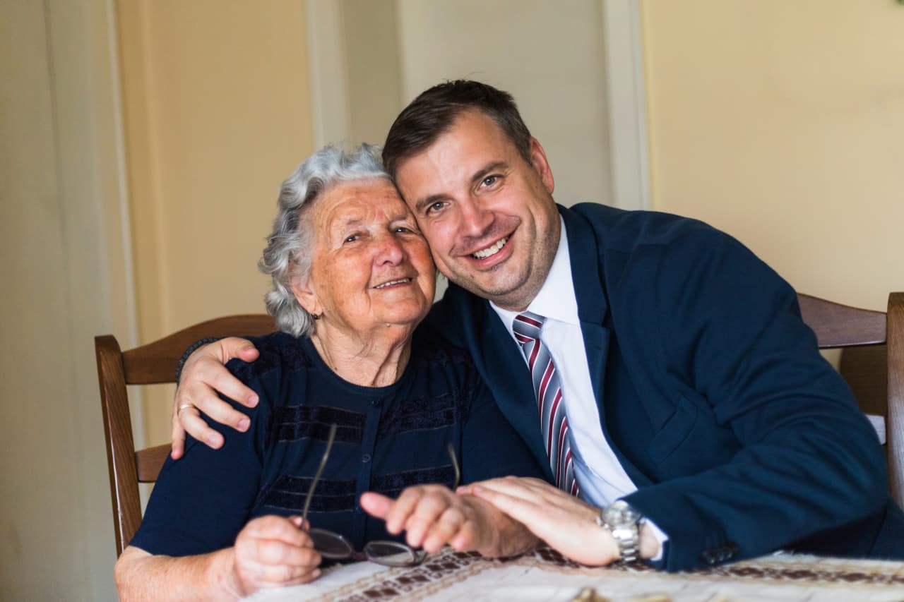 ‘I plan to take out a mortgage’: My father died. Should I buy the family home from my mom at a 40% discount?