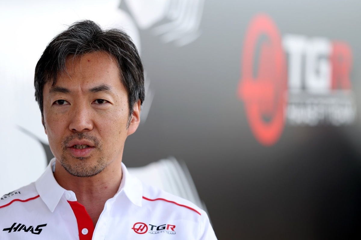 Haas boss Ayao Komatsu makes surprise Coventry City FC training visit after Japanese GP