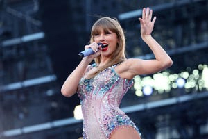 Taylor Swift Trademarks Her Voice and Image to Counter AI
