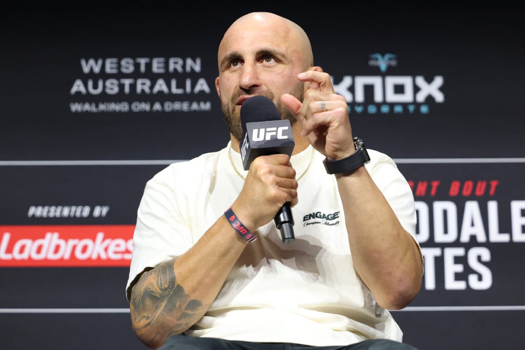 Alexander Volkanovski provides update on targeted UFC return as he personally calls for contender