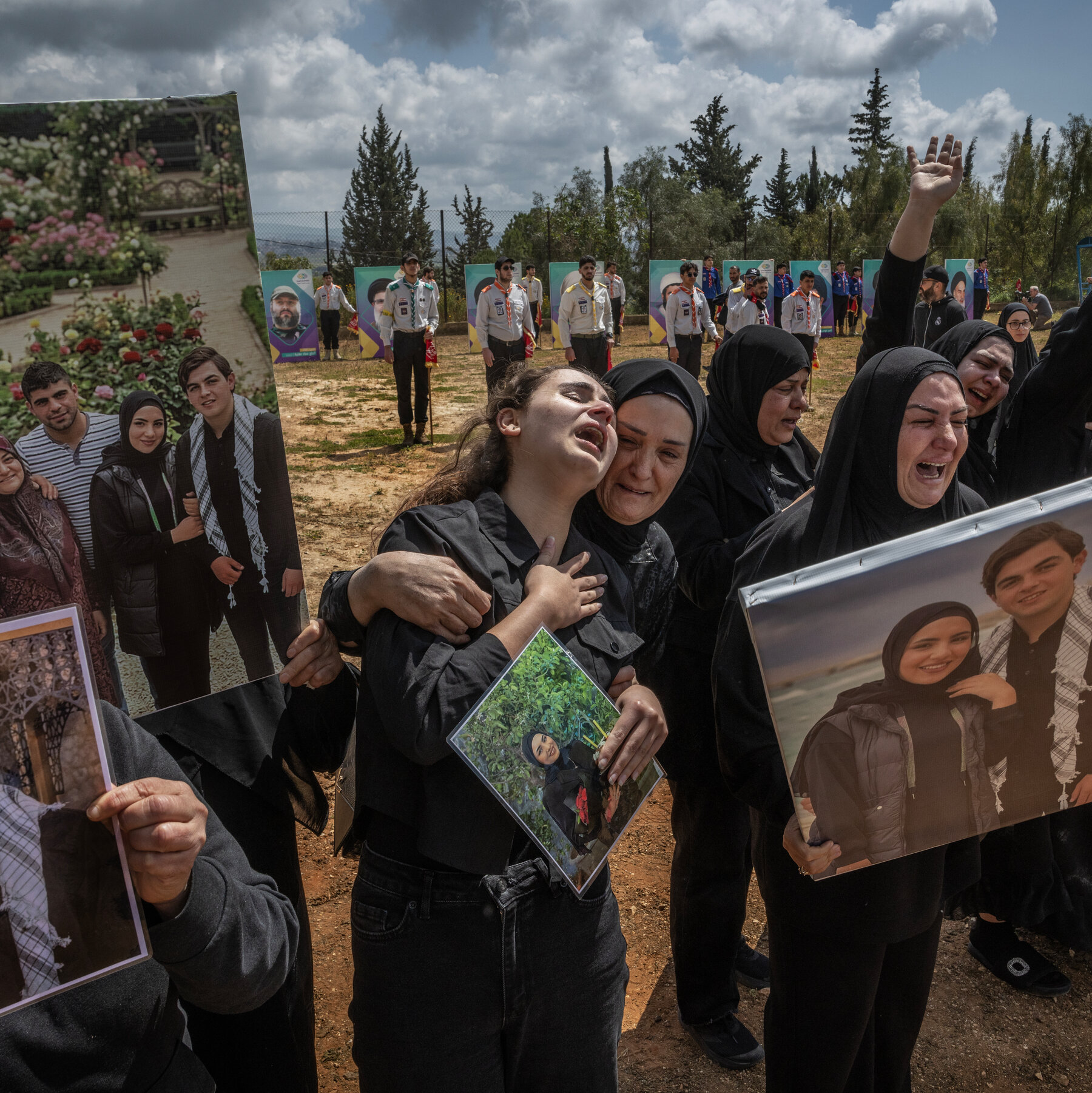 A Lull in Fighting Gave Time to Bury Their Dead
