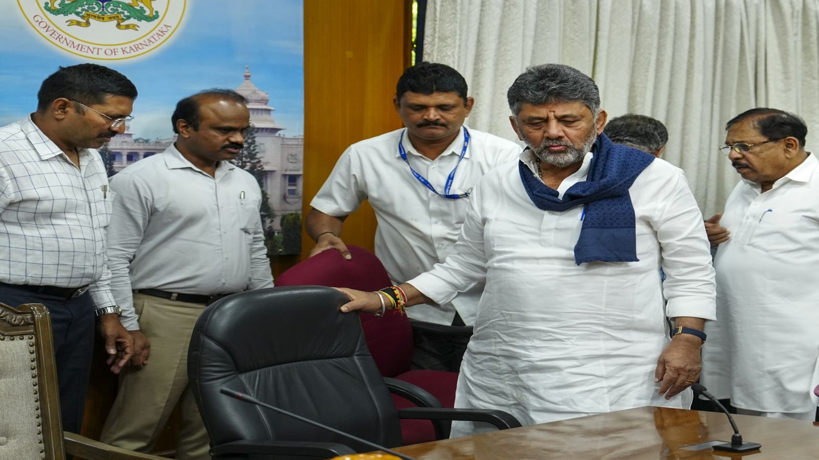 Special flight carrying Siddaramaiah, Cong leaders lands in Jaipur instead of Delhi