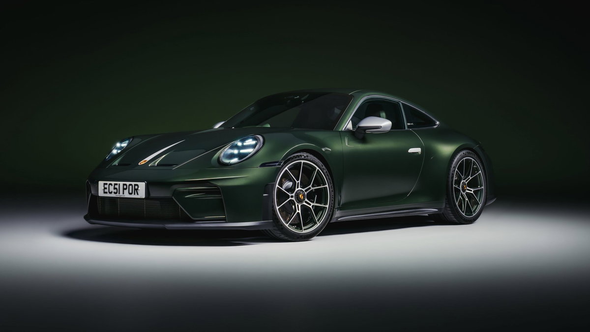 Special Edition Porsche 911 GT3 Marks 75 Years of the Brand in Britain