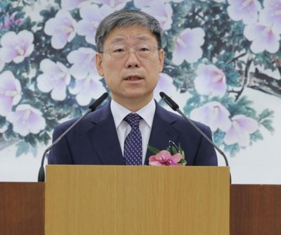 New South Korean court official warns of outside pressure