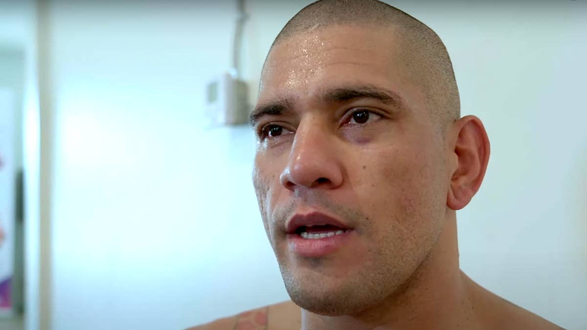 Alex Pereira attacks Herb Dean following countryman’s UFC release