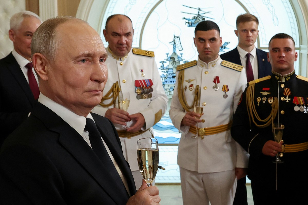 Putin Preparing to Mobilize 500,000 as Public Opinion Plummets…