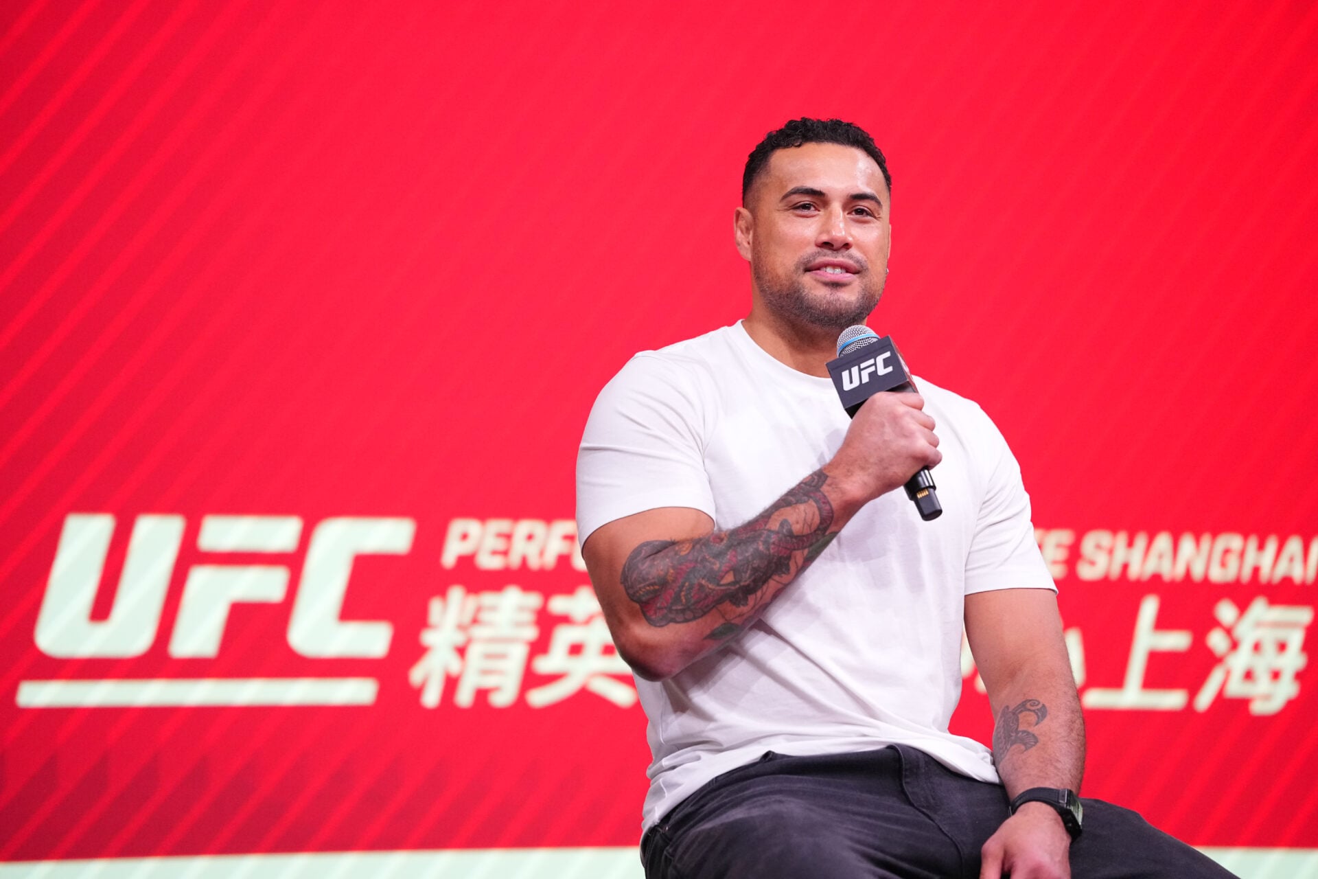 Carlos Ulberg provides new comeback update as rumors about interim 205lb title fight swirl online