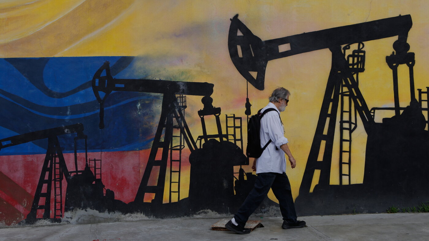 The U.S. Venezuela oil deal won’t lower your gas prices. Here’s what you need to know