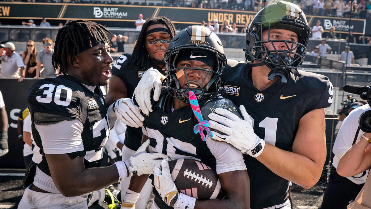 Vanderbilt scores miraculous last-second go-ahead touchdown…
