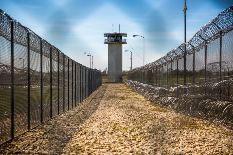 Federal judge orders Texas to air condition all prisons by the end of 2029