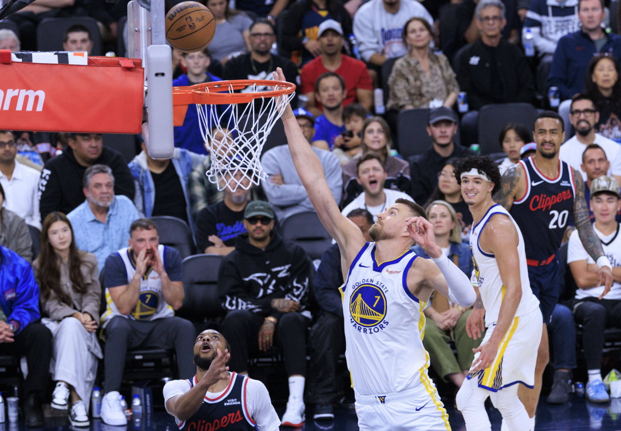 Warriors Fans Grow Restless as Mike Dunleavy Drops Worrying Kristaps Porzingis Health Update