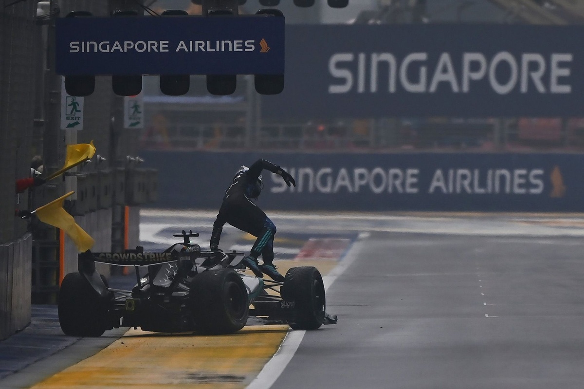 George Russell owns up to Singapore F1 crash: ‘A very bad day because of my own mistake’