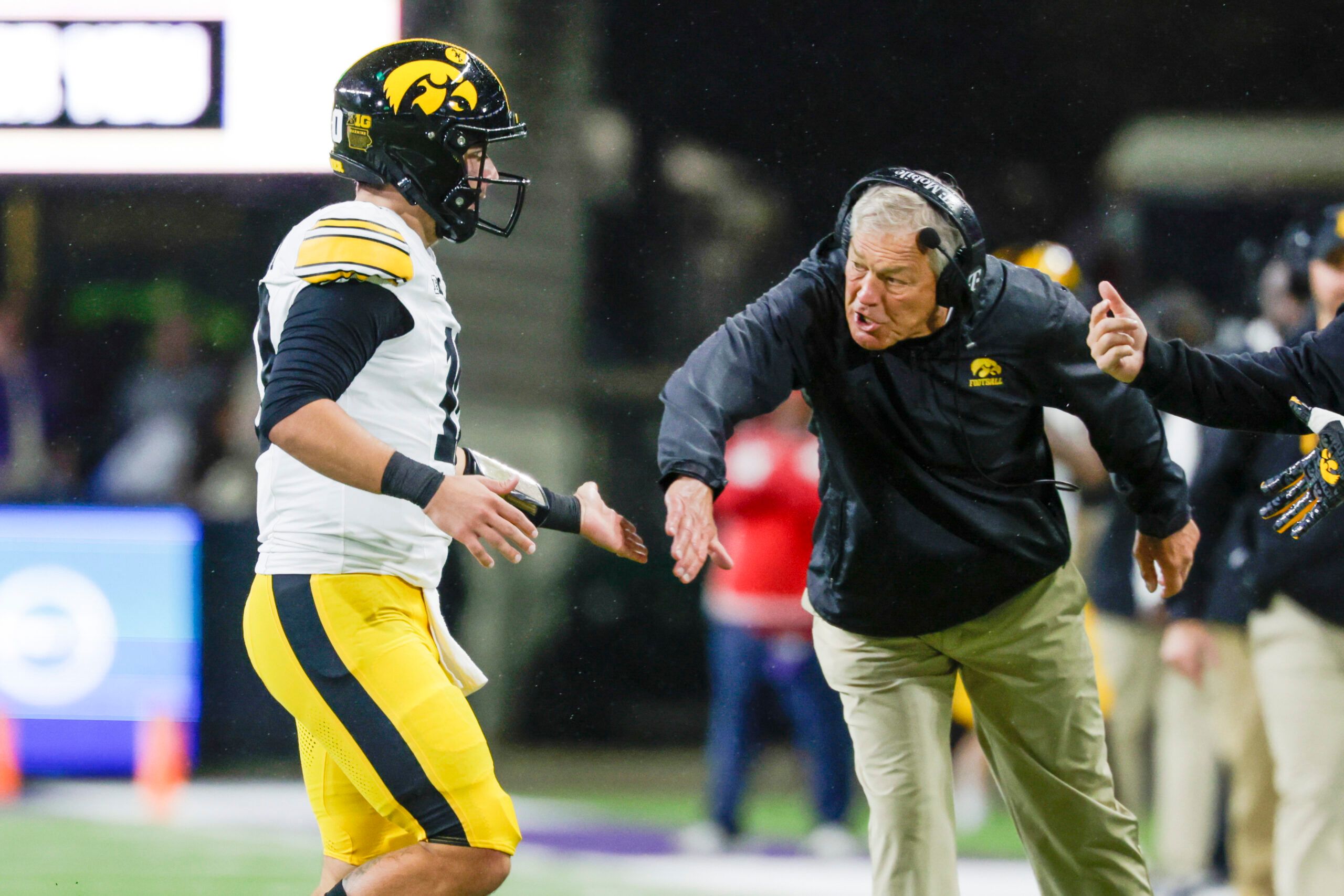 ‘Shoot My Shot,’ ‘Performed Extremely Well’ — Jeremy Hecklinski, Kirk Ferentz React After First Career Start Powers Iowa Past Washington