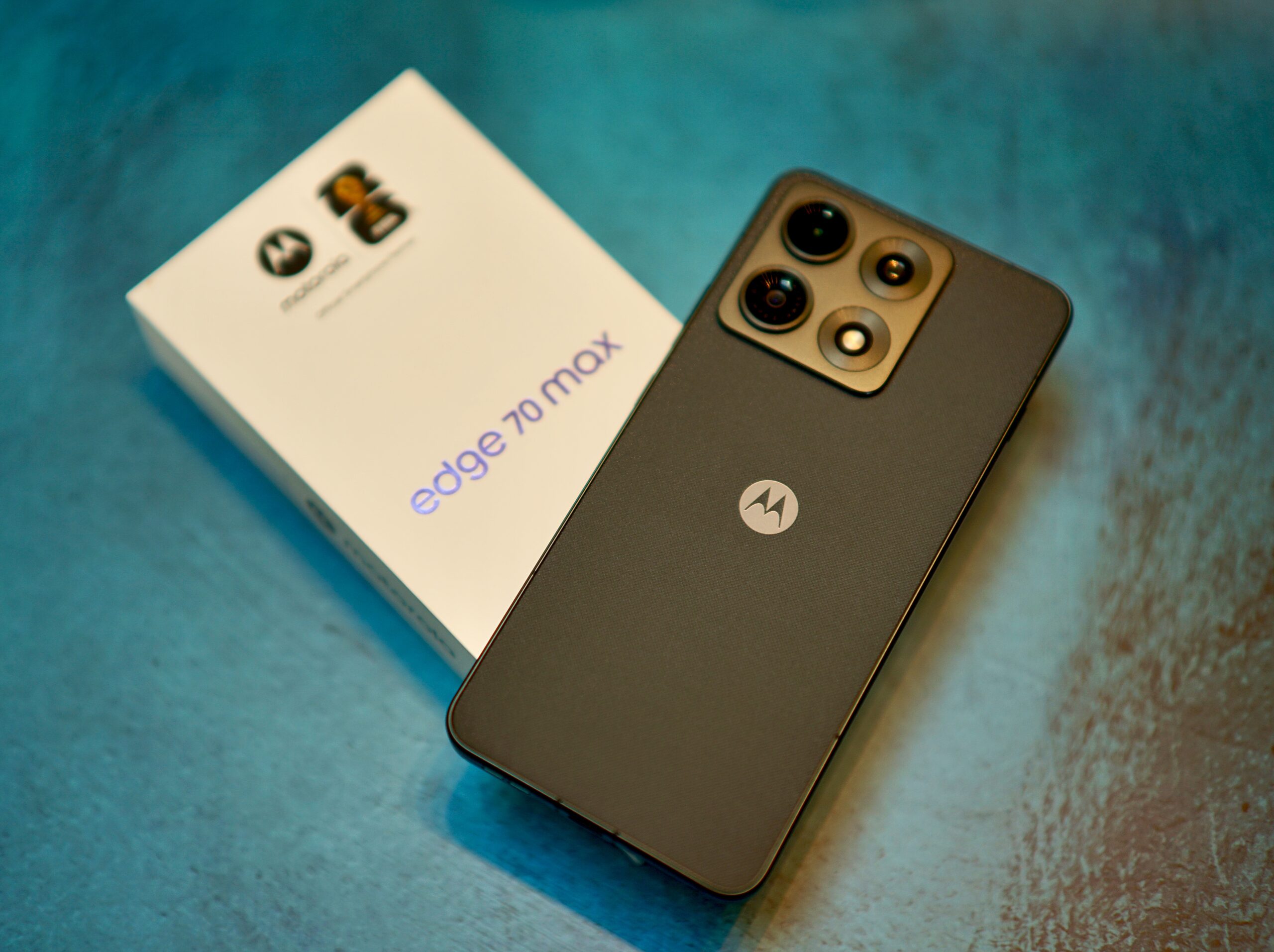 Phone made of aircraft-grade aluminum currently costs less than US$ 650
