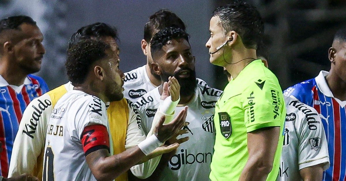Neymar handed two-game Santos suspension for covering mouth in argument